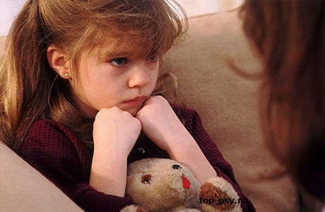 Рекомендация психолога, если ребёнок лжет: не играйте роль следователя - оставайтесь родителями.